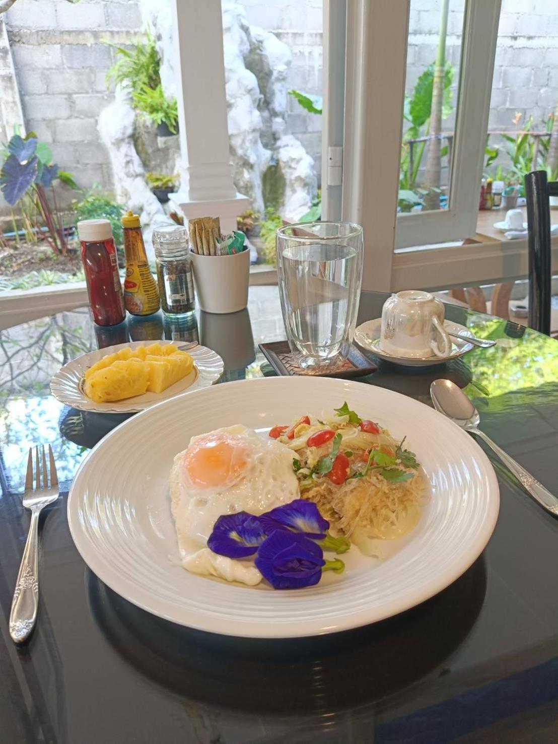 Hotel Baan Debtida Bangkok Exteriér fotografie